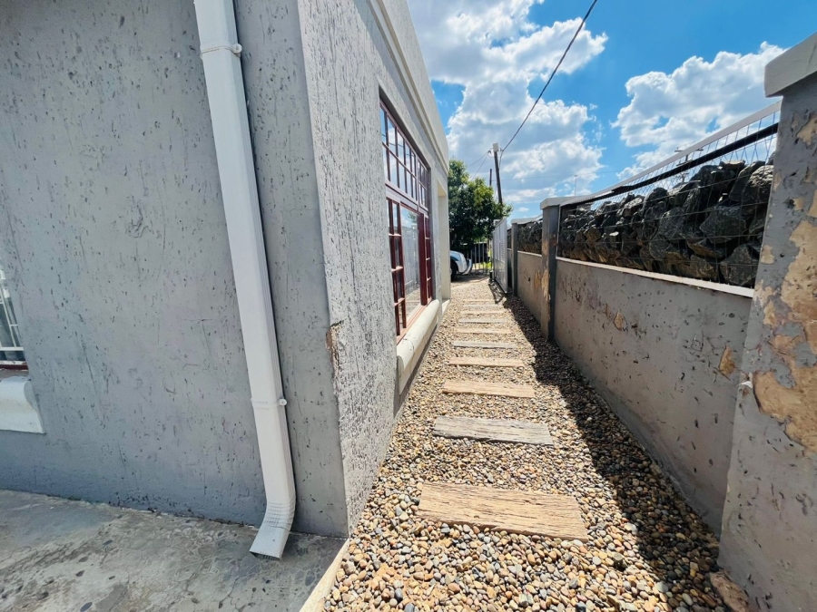 4 Bedroom Property for Sale in Bloemside 3 Free State